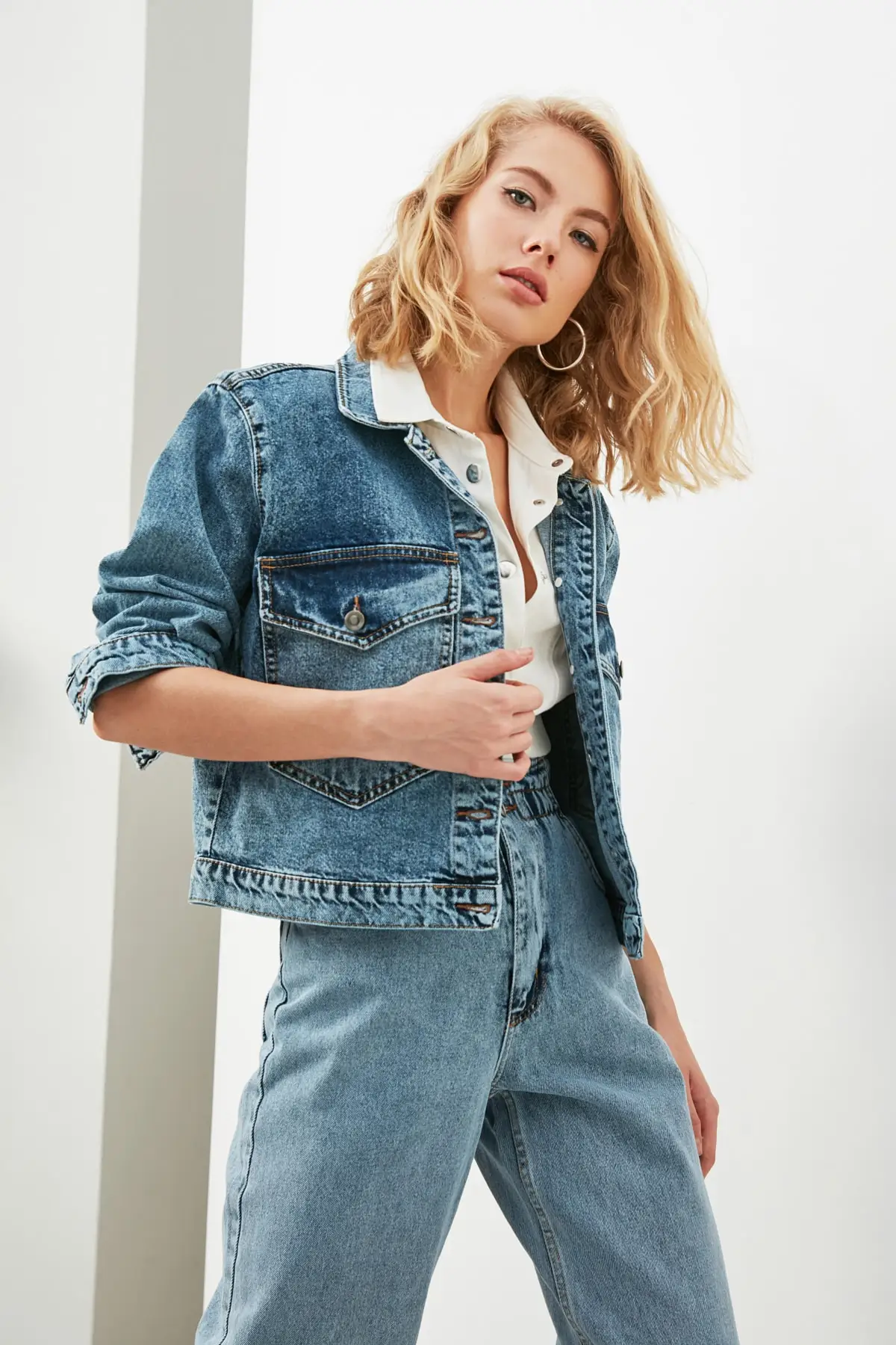 

Trendyol Long Sleeve Oversize Denim Jacket TWOAW22CE0609