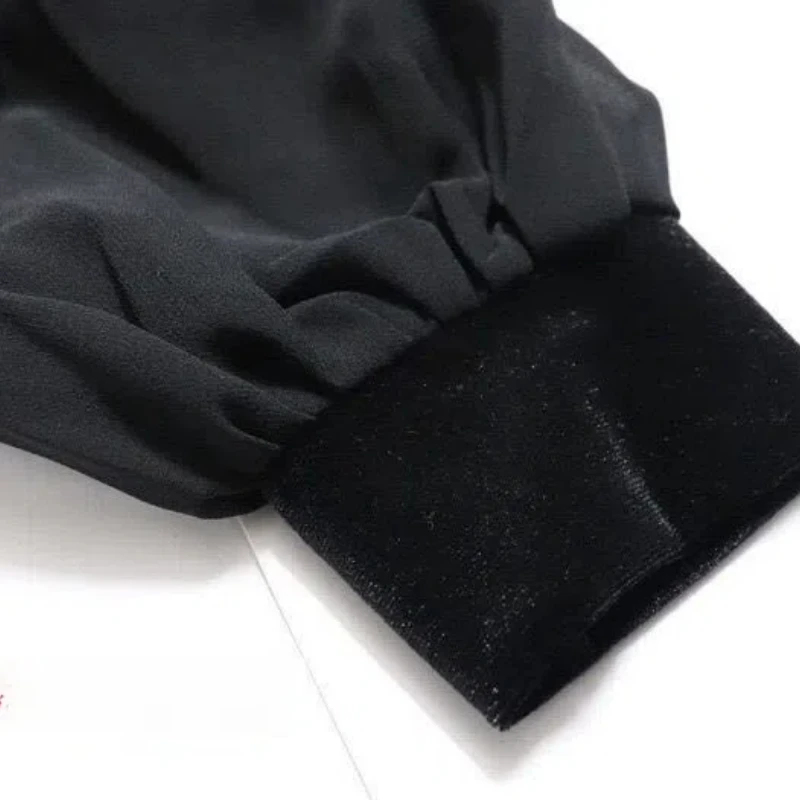 Женский однотонный пуловер с юбкой-годе круглым вырезом