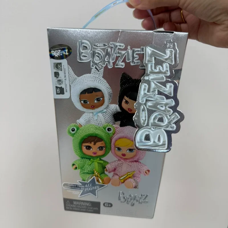 Фото Оригинальная серия Bratz Bratziez Bling: мини-фигурка в закрытой упаковке, настольное украшение, коллекционная игрушка, подарок, новинка, набор аниме-аксессуаров. №5
