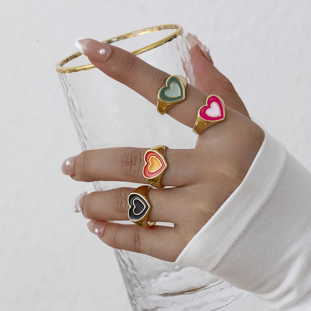 

2023 Colorful Heart Alloy Rings Girls Personality Creative Rings Gold Luxury Party Decorate Rings Fashion Simple Rings