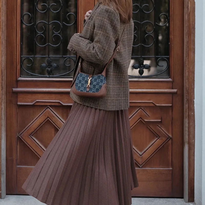 

Online Red Denim Jacquard Letter Women's Bag Single Shoulder Diagonal Cross Portable Small Bag Women's 2021 Fashion