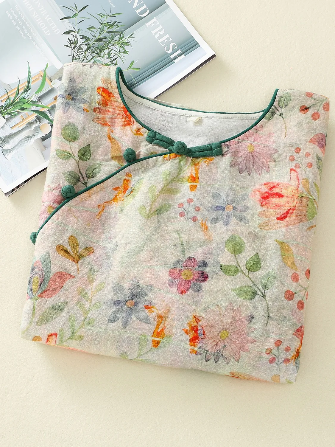 Рубашка женская из хлопка и льна с диагональными пуговицами круглым вырезом