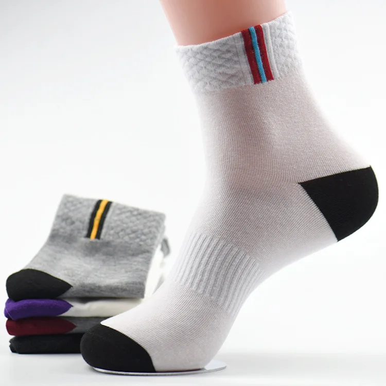 

Spring new men's short tube sports socks cotton casual socks solid color sweat-absorbing breathable casual men's mid-tube socks