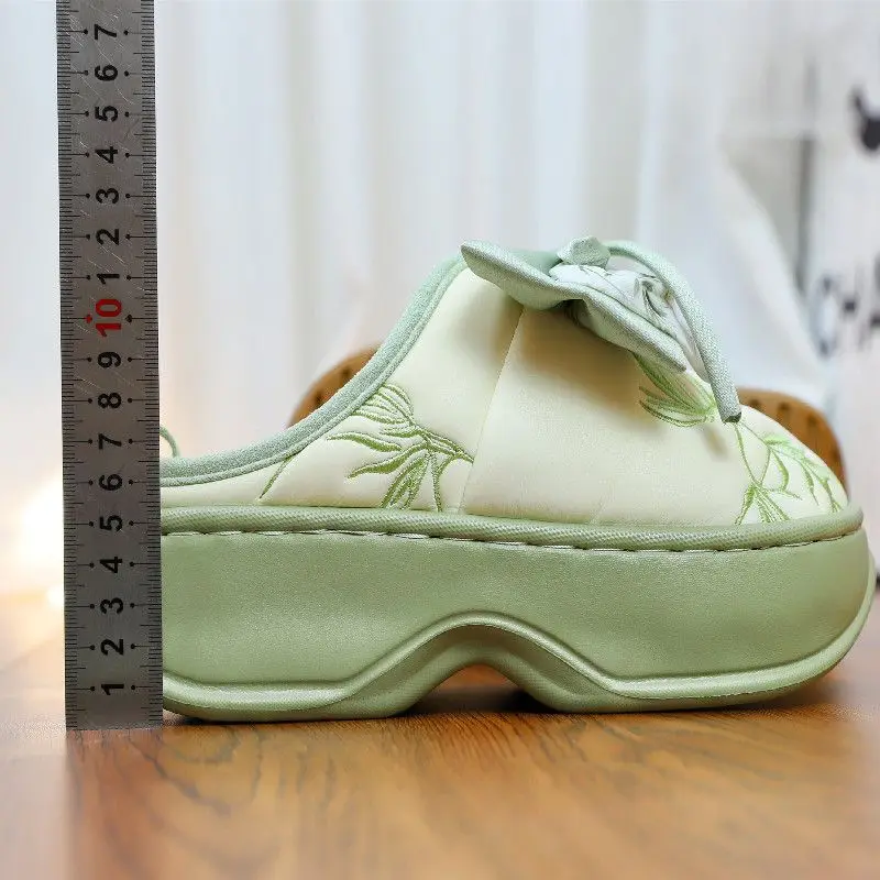 Женские тапочки с вышивкой размер 5 см цвет в ассортименте