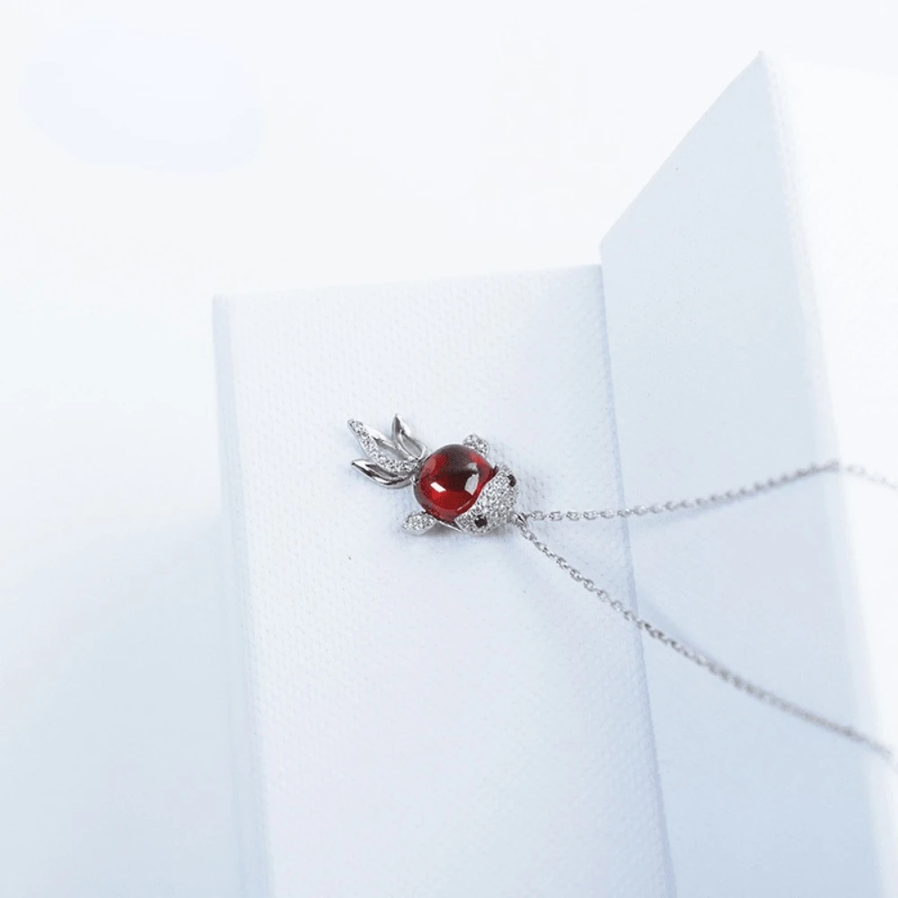 

925 Sterling Silver Goldfish Necklace Female Clavicle Chain Inlaid With Garnet Small Fish Pendant Necklace Valentine's Day Gift