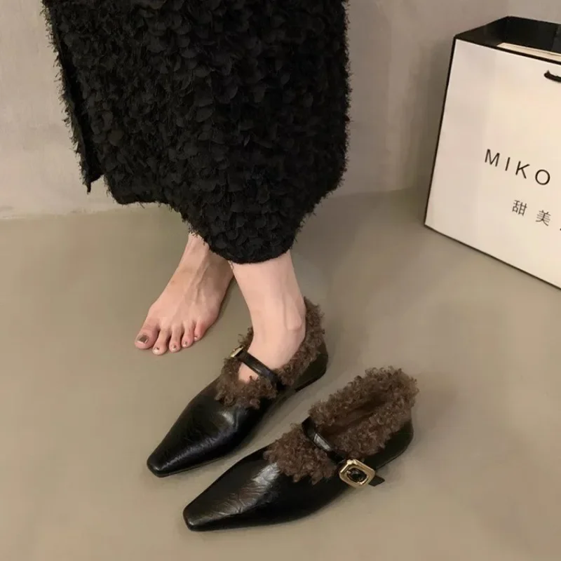 Женские пикантные ботинки челси с меховым острым носком элегантные ботильоны на