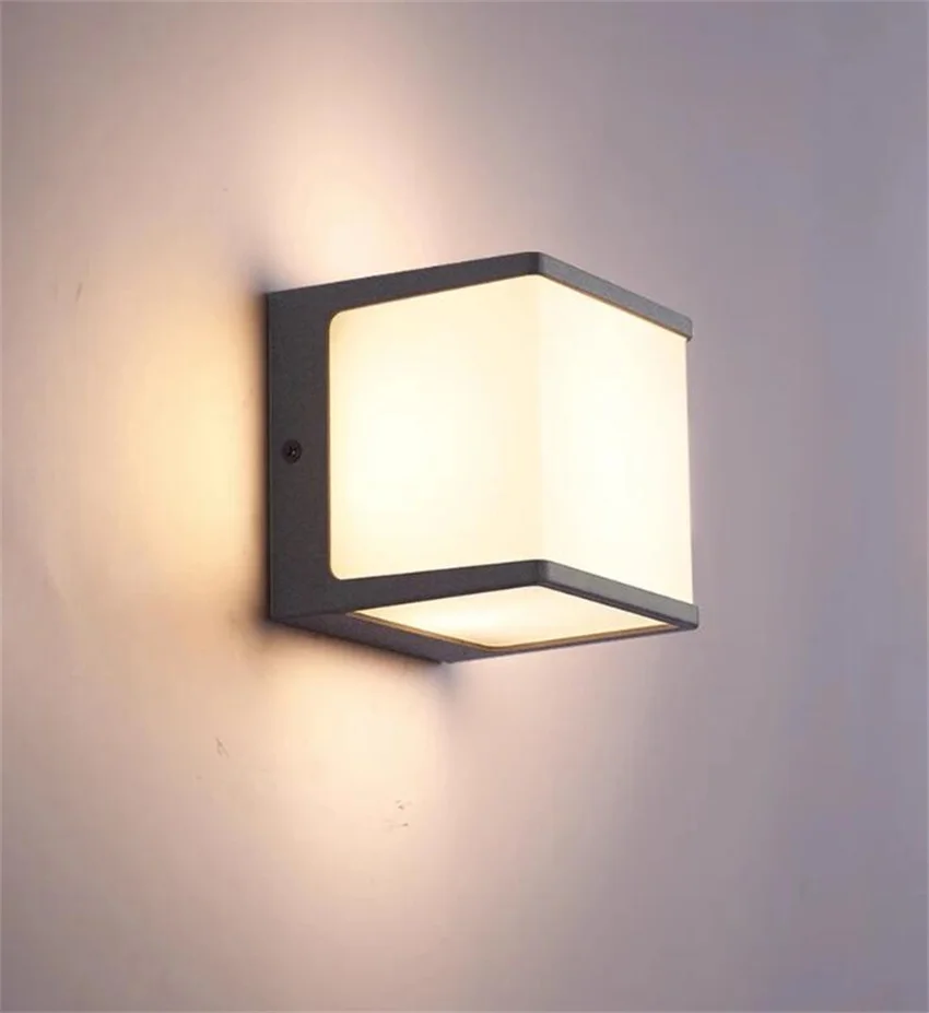 

Светодиодный настенный светильник Arcatech 12Вт