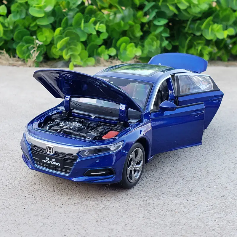 Модель 1:32 Honda Accord литья под давлением автомобиль со звуком и светом детская