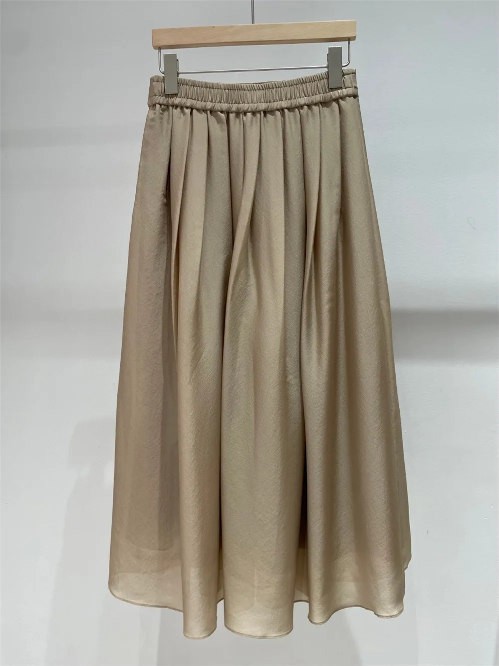 Юбка женская трапециевидная плиссированная с высокой талией и цепочкой из бусин