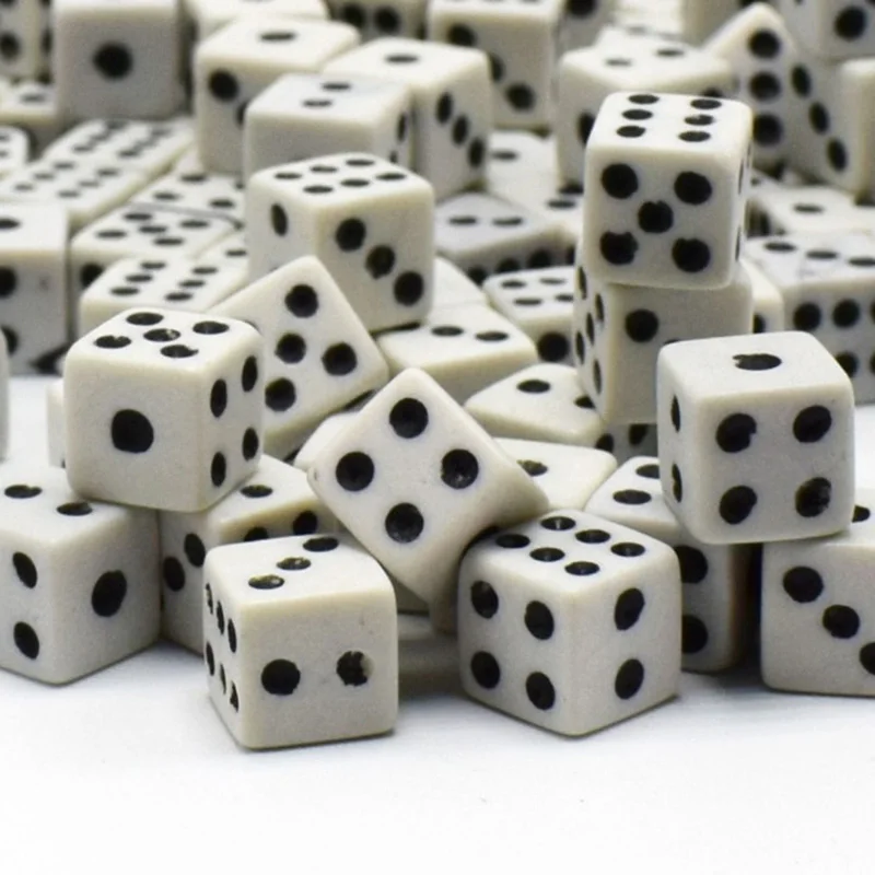 50 шт./лот 8 мм пластиковые белые игровые кости стандартные шестисторонние