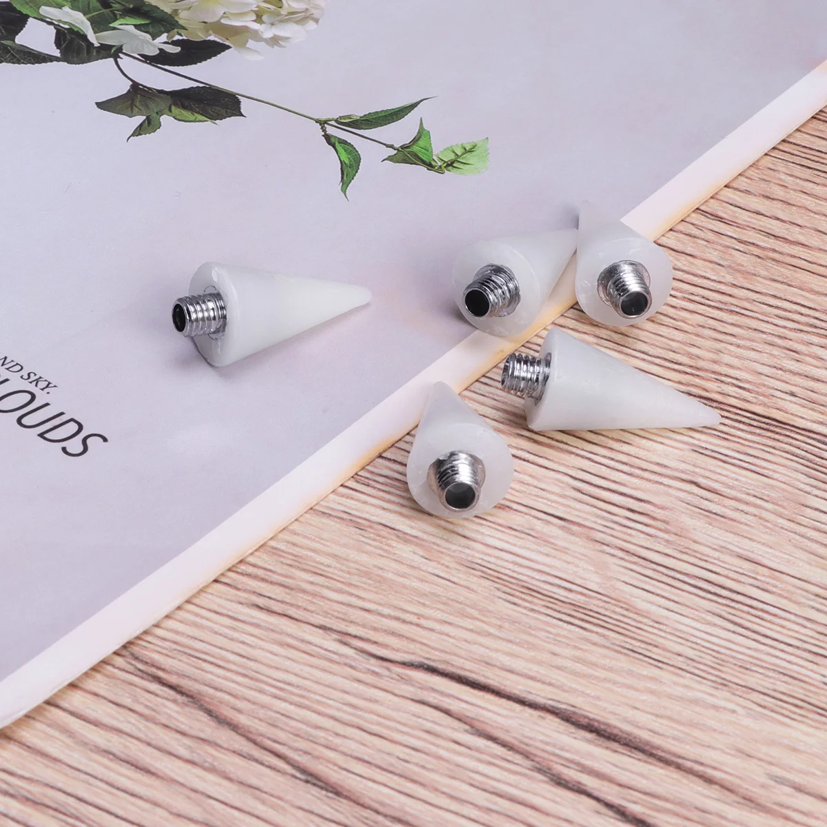 

10PCS Nail Rhinestones Picker Easy to Use Wax Head Pen Studs Picker Nail Beauty Supplies Wax Replacement
