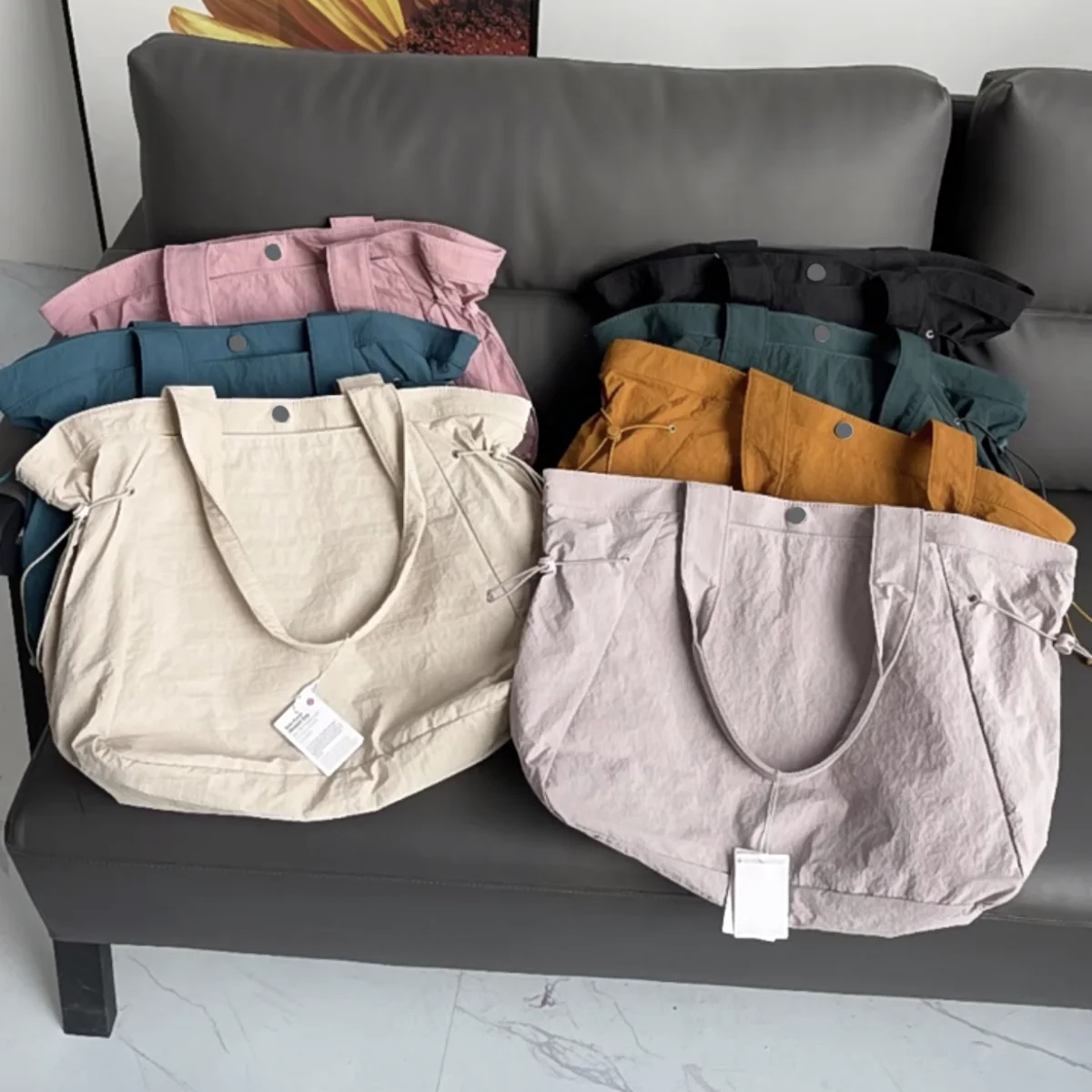 Casual Large Capacity Waterproof Handbag Side-Cinch Shopper Bag LuLu Women Shoulder Bag 18L Yoga Gym Sports Pack With Metal Logo