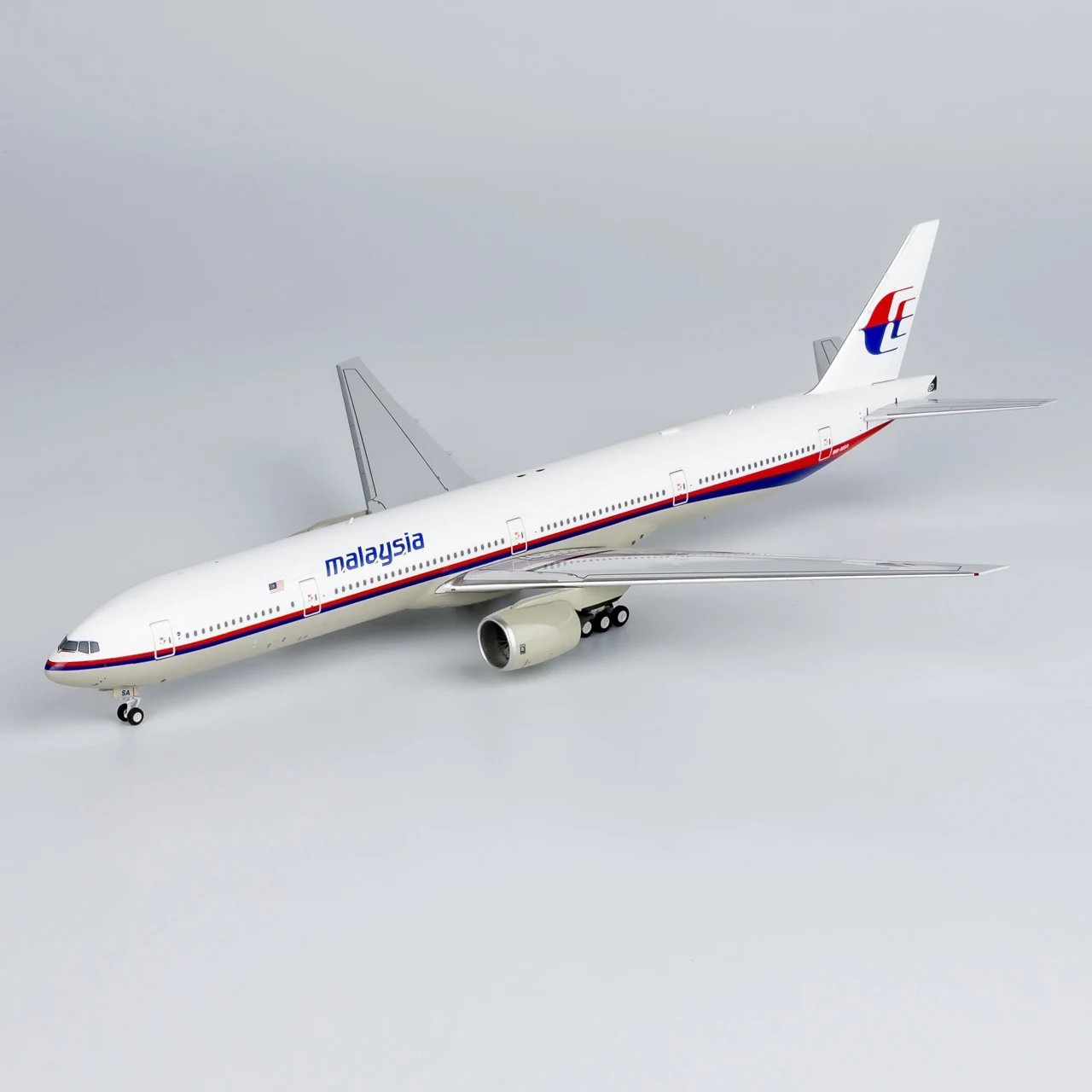 Коллекционный самолет из сплава подарок модель NG 1:400 Malaysia Airlines Boeing B777-300 литая под
