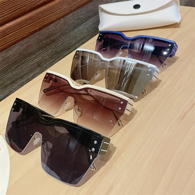 

Fashion One Piece Sunglasses Women Personalized Square Wide Leg Metal Eyeglass Frame Summer Outdoor Travel glasses Men Sunnies