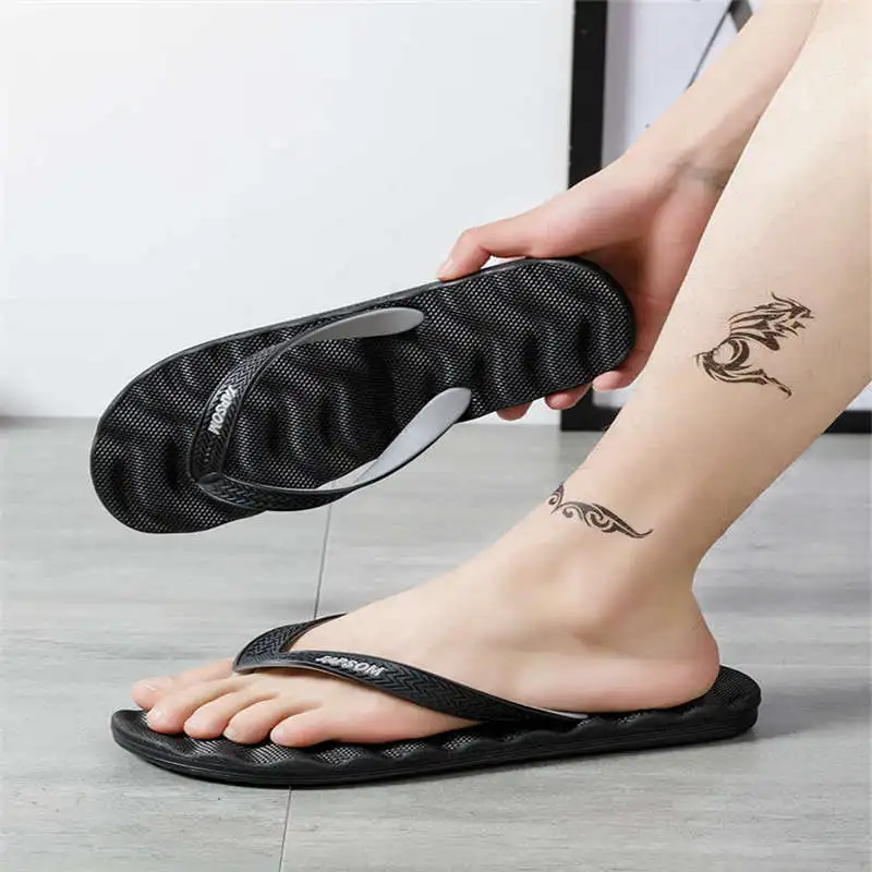 

Hommes Men's Sneakers Breathing Male Slipper Designer Luxury 2022 Brand Flip Flops For Wedding Bot Men's Casual Shoes Tennis