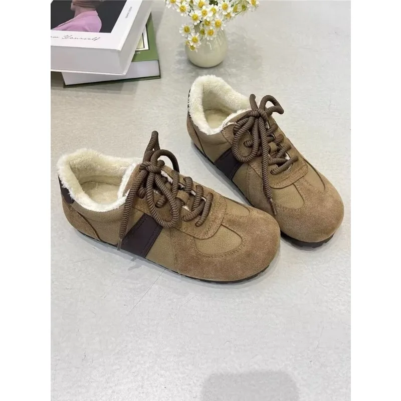 Новинка 2024 весенне-осенние легкие кроссовки на толстой подошве для женщин