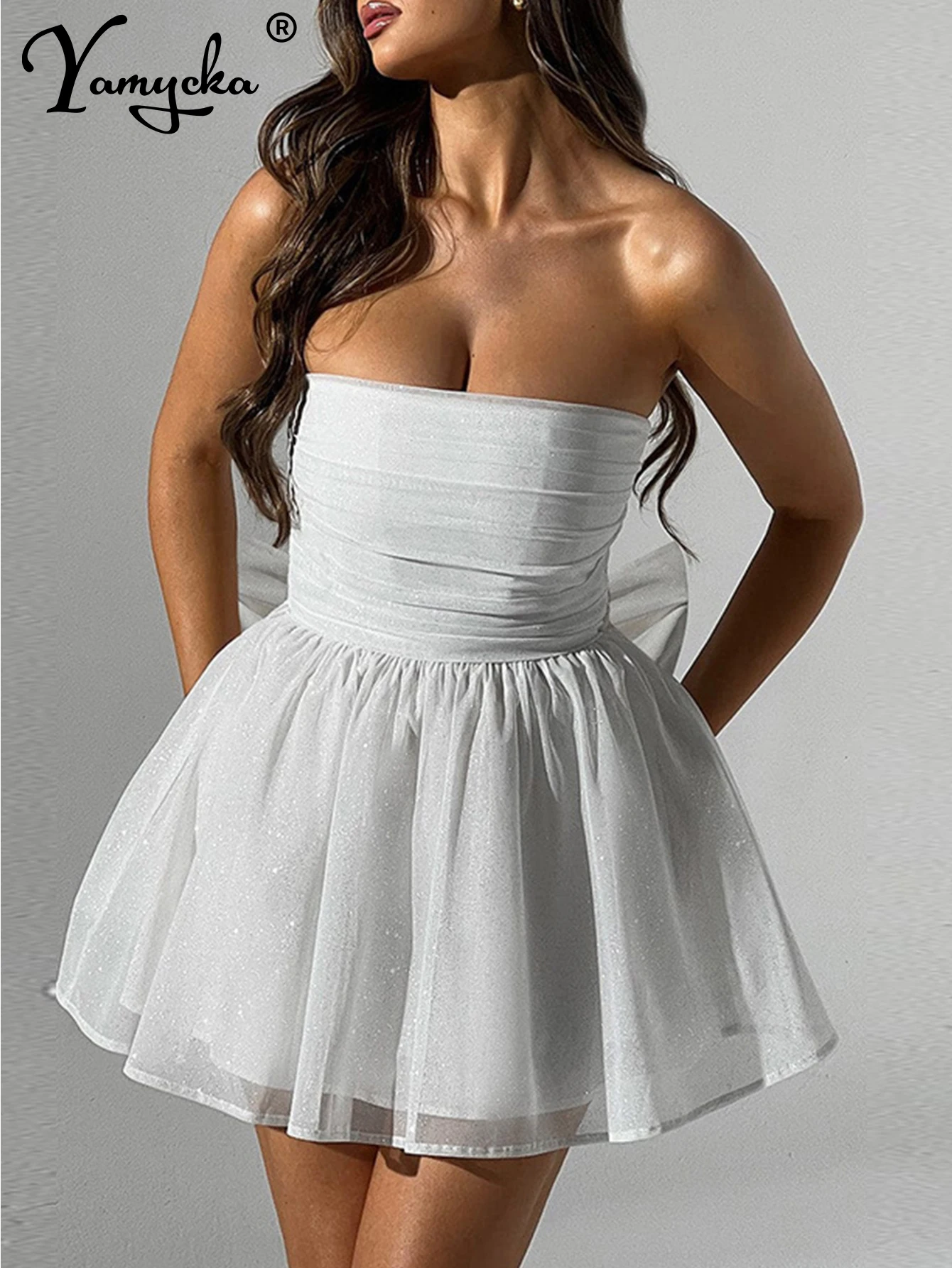 Сексуальное черно-белое мини-летнее платье с открытой спиной женское элегантное