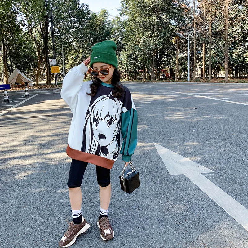 

Girls spring and autumn thin section parent-child t-shirt 2022 new children's foreign style graffiti fashionable loose top