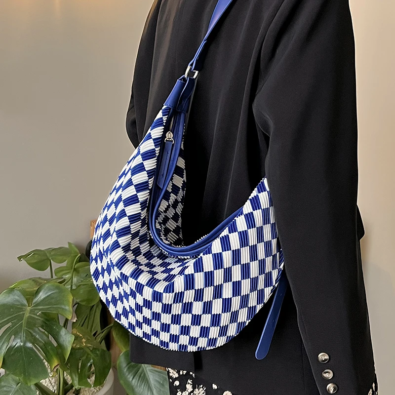 

Preppy Style Women's Bag 2022 Popular Bags Spring/summer New Messenger Bag Fashion Shoulder Bag Plaid Underarm Bag Half Moon Bag