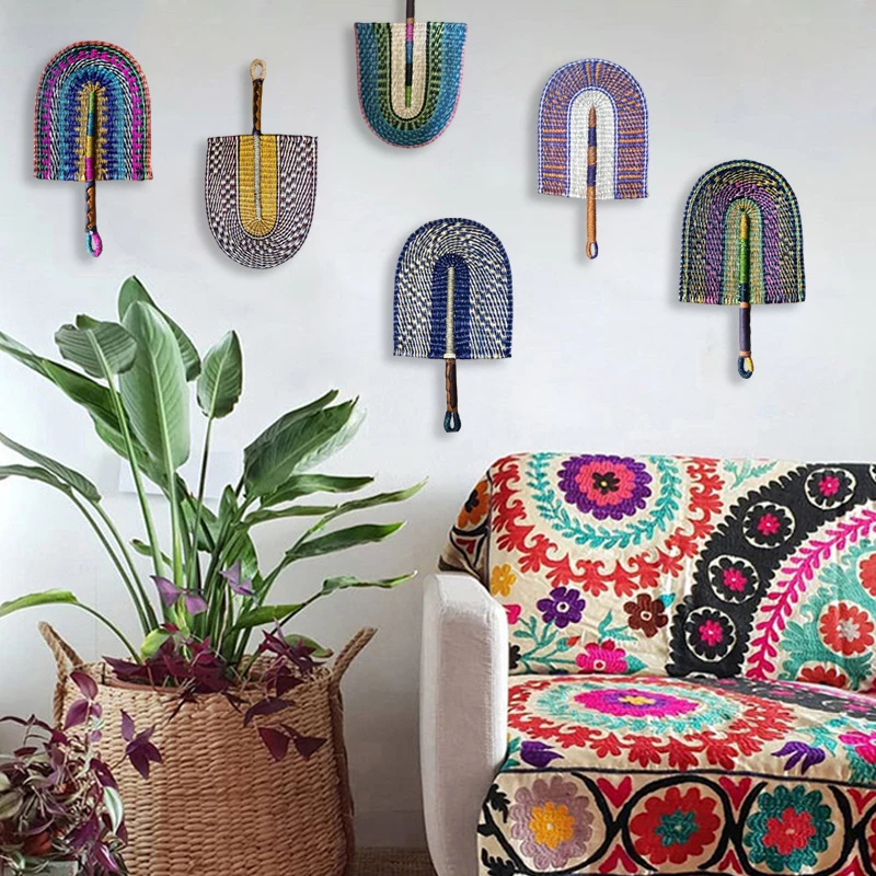 

Handwoven Natural Straw Fan Boho Style Decorative Wall Art Photo Props Boho Style Handheld Fan Hand-Woven 2023 Decor