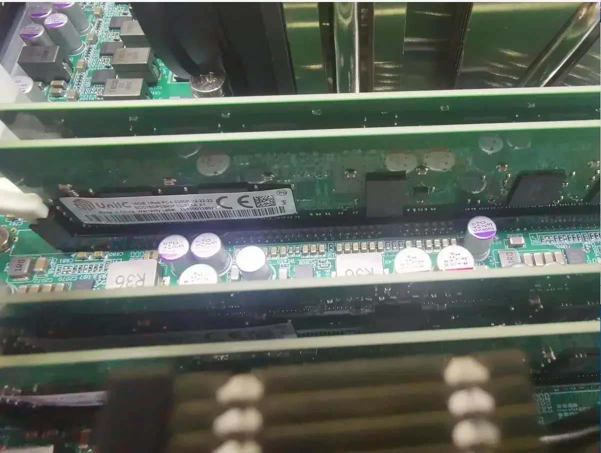 16-ядерный двухсторонний сервер Loongson 3C5000L