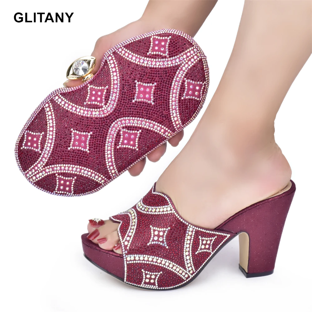 

Комплект женской свадебной обуви и сумочки, комплект из итальянской обуви и сумочки в нигерийском стиле, подходит к Rhinstone