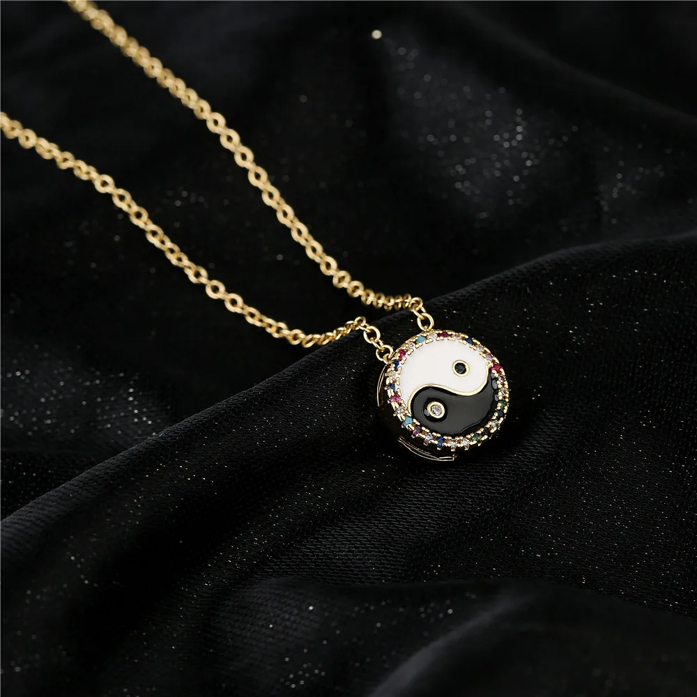 Black White Tai Chi Pendant Necklace 2022 Hot Sale Gold Zircon Brass Necklace Jewelry