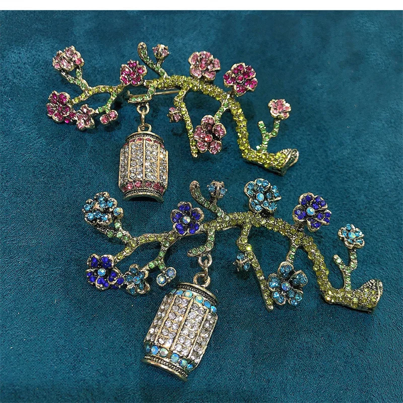 

Vintage Rhinestone Lantern Plum Blossom Brooches For Women Wedding Office Brooch Pins New Year Jewelry Gifts Wholesale