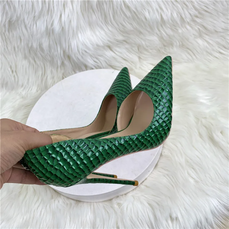 

Элегантные женские туфли-лодочки из искусственной кожи на высоком тонком каблуке 12 см с острым носком без застежек с тиснением женские осенние зеленые туфли размер 46