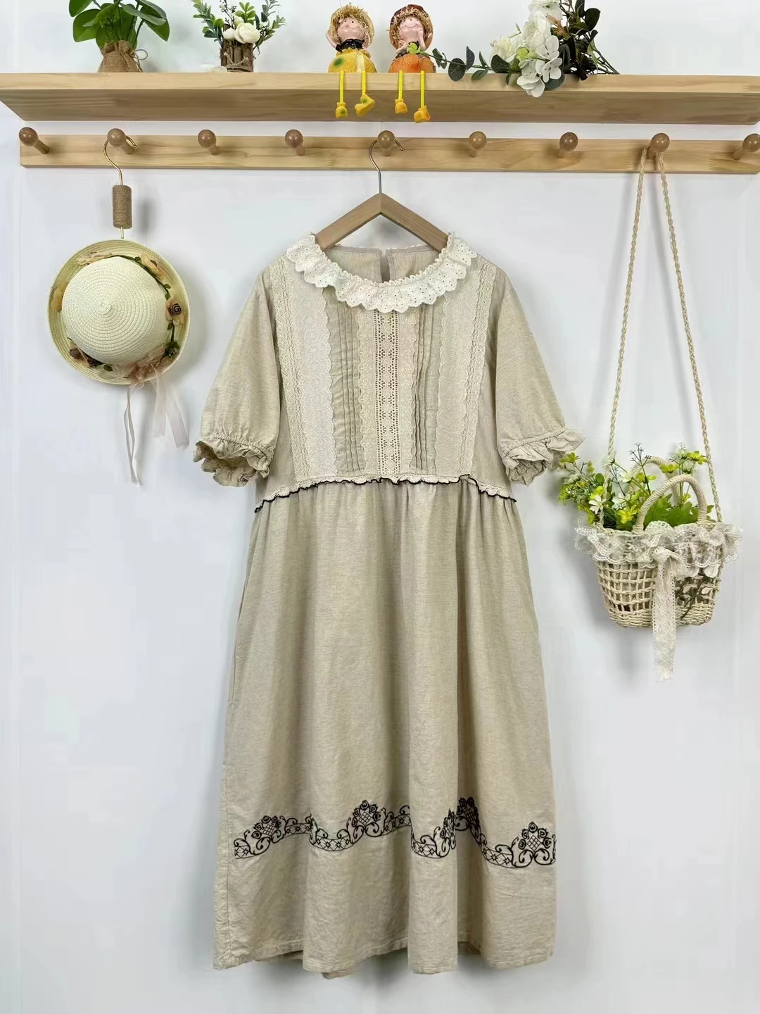 Женское платье из хлопка и льна с коротким рукавом вышивкой