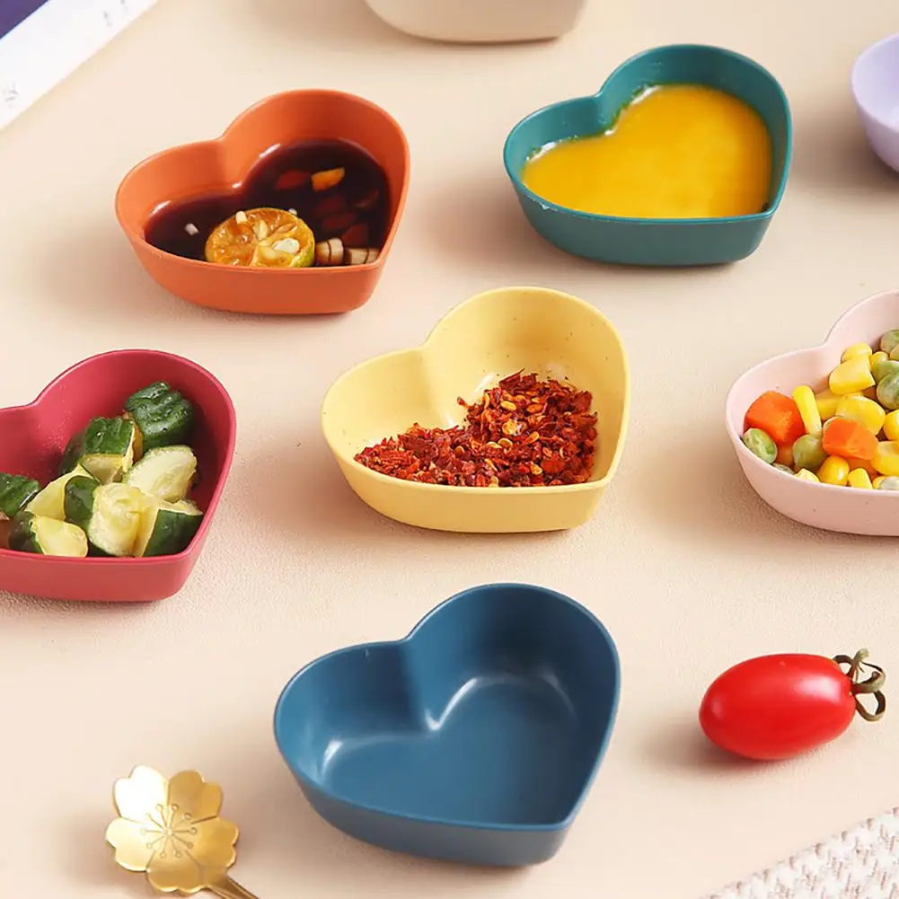 

Dessert Dish Heart-shaped Stackable Drop Resistant Washable Sound Construction Pack Food Anti-deform Seasoning Plate for Dining