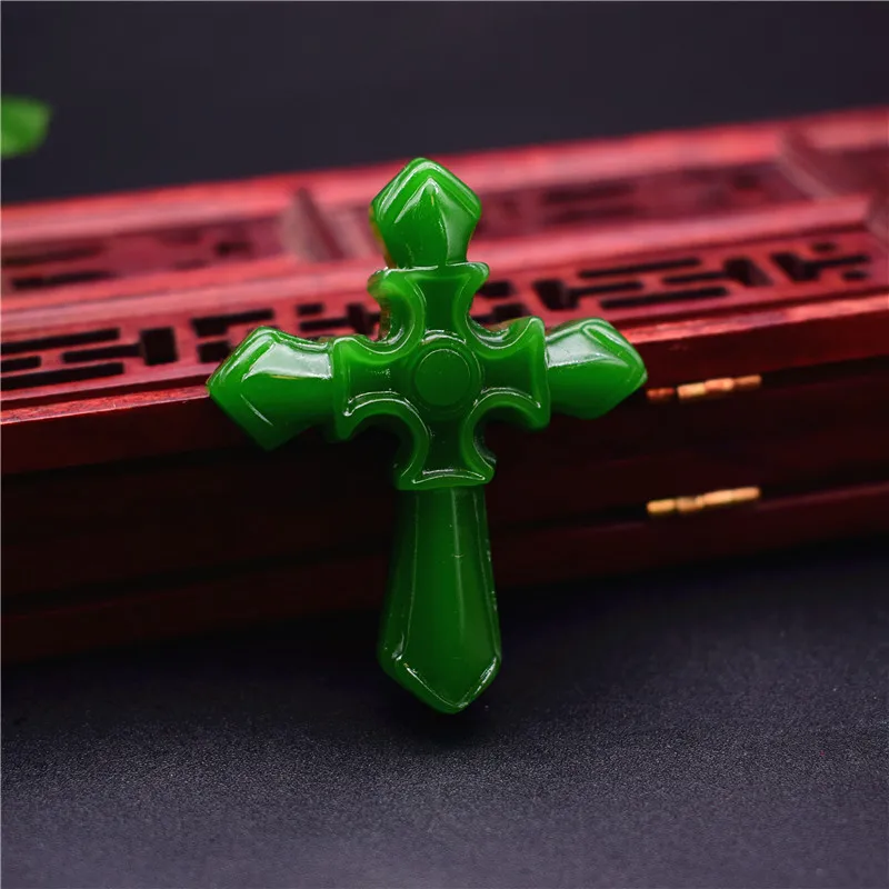

Natural Green Hand-carved Cross Jade Pendant Fashion Boutique Jewelry Men and Women Jesus Cross Necklace Gift Accessories