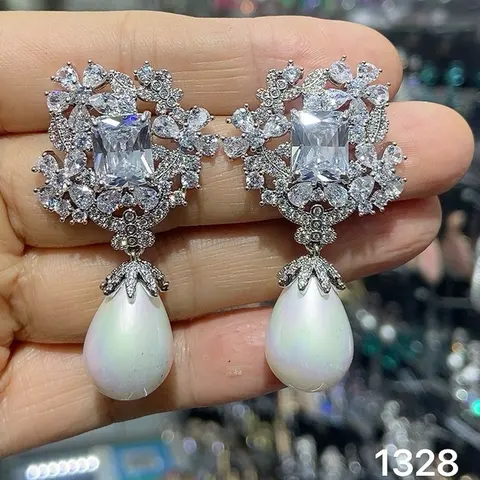 Серьги-капельки Bilincolor с фиолетовым цветком