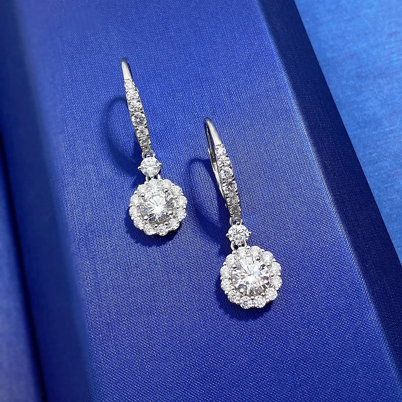 

2023 New 925 Sterling Silver Round Diamond Flower Earrings with Advanced Sense, Small and Versatile Earrings