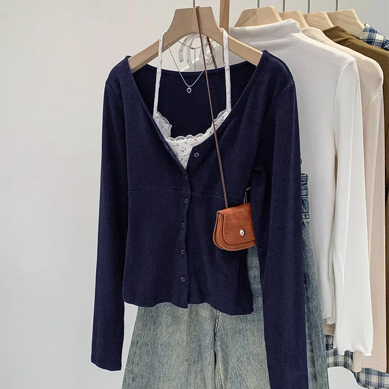 Элегантная двухсекционная футболка с кружевной отделкой и иллюзией женская