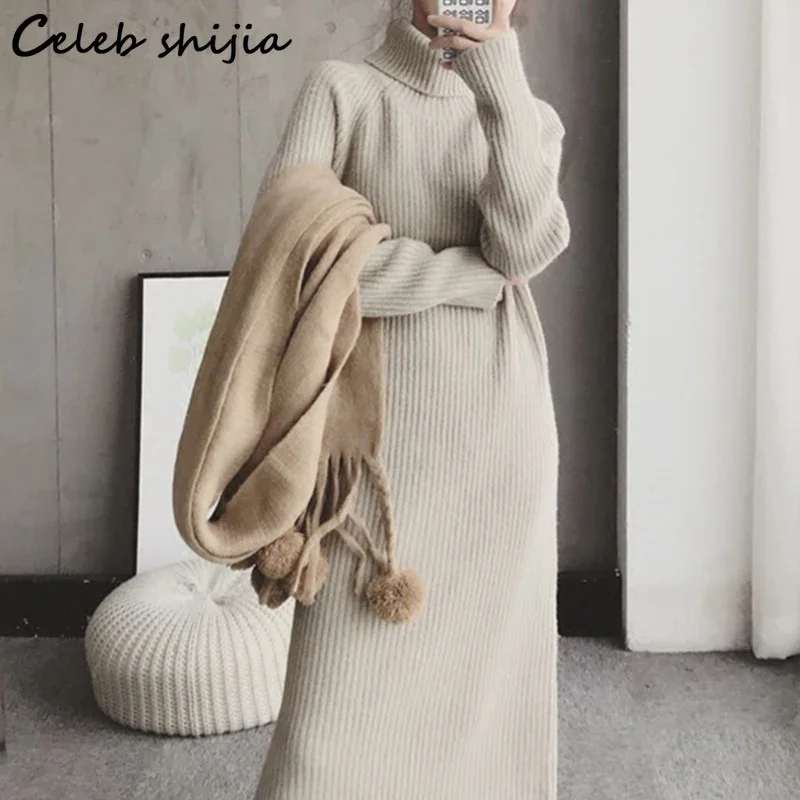 Женское трикотажное платье-свитер с высоким воротником и длинным рукавом