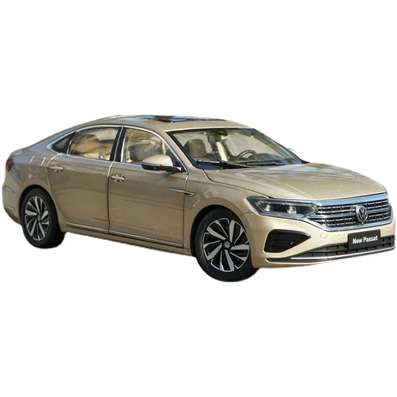 

1:18 Original VW NEW PASSAT 2022 Alloy Car Model Collection Ornament Gift
