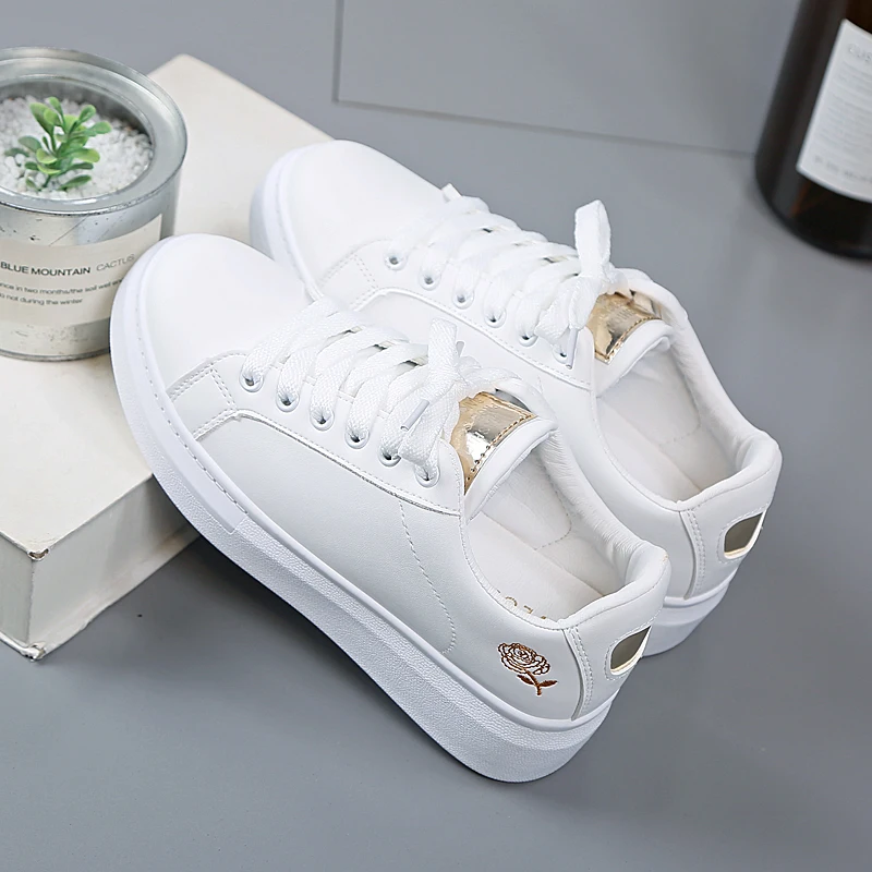 

2023 Women Casual Shoes New Spring Fashion Embroidered White Breathable Flower Lace-Up Sneakers
