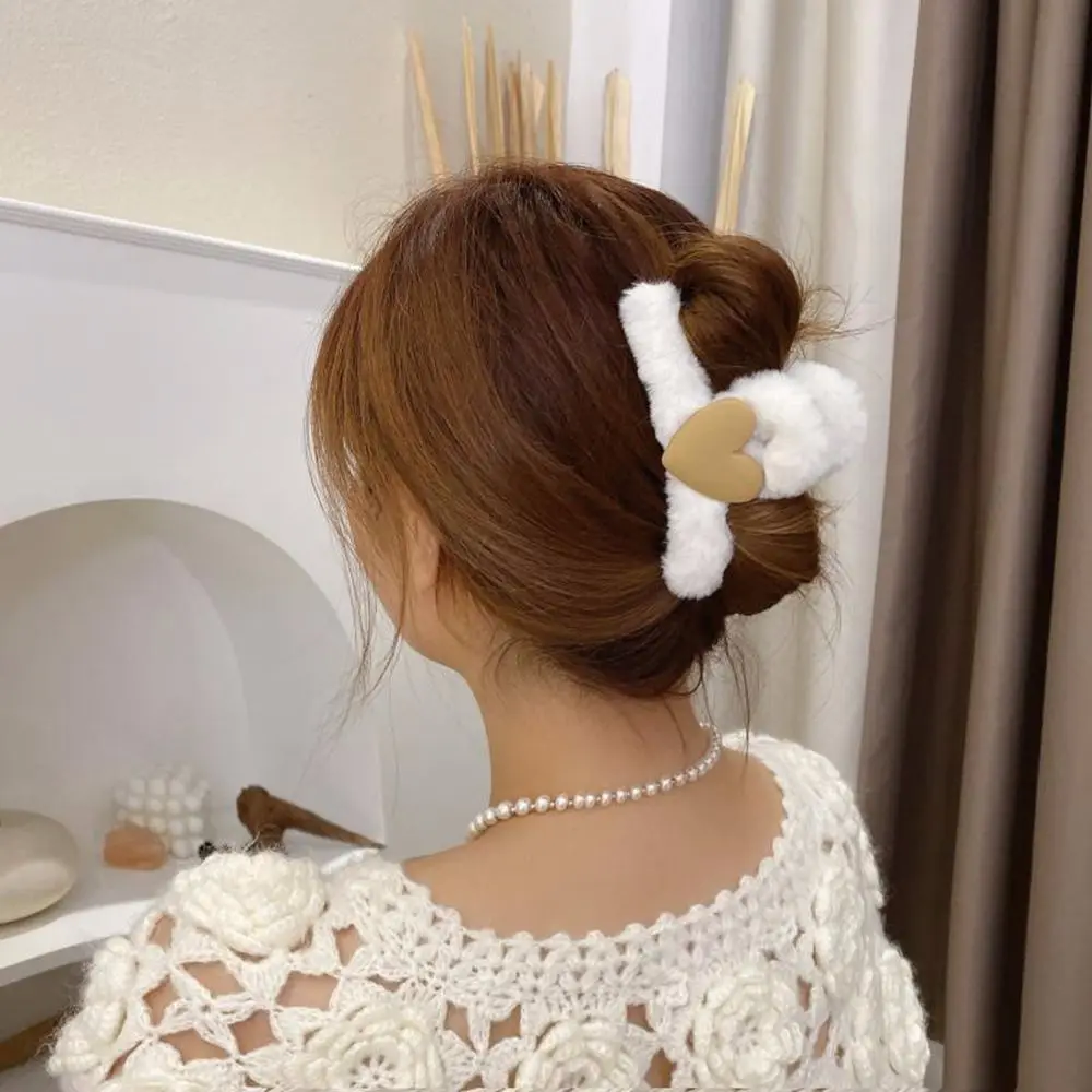 

Winter Headwear Alloy Furry All-match Plush Hair Claw Korean Style Hair Clip Female Hair Accessories Love Grasp Clip