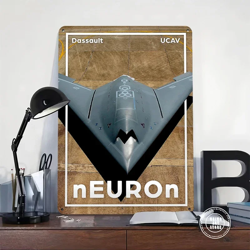 Фото Металлический 3D-постер Neuron Dassault UCAV из жести, винтажная настенная табличка, индивидуальный дизайн, для фанатов, предметы роскошного домашнего декора для комнаты №2