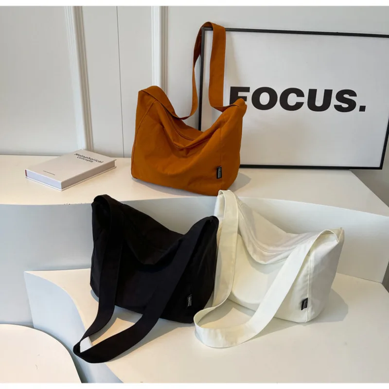 Простая и универсальная водонепроницаемая нейлоновая повседневная сумка на