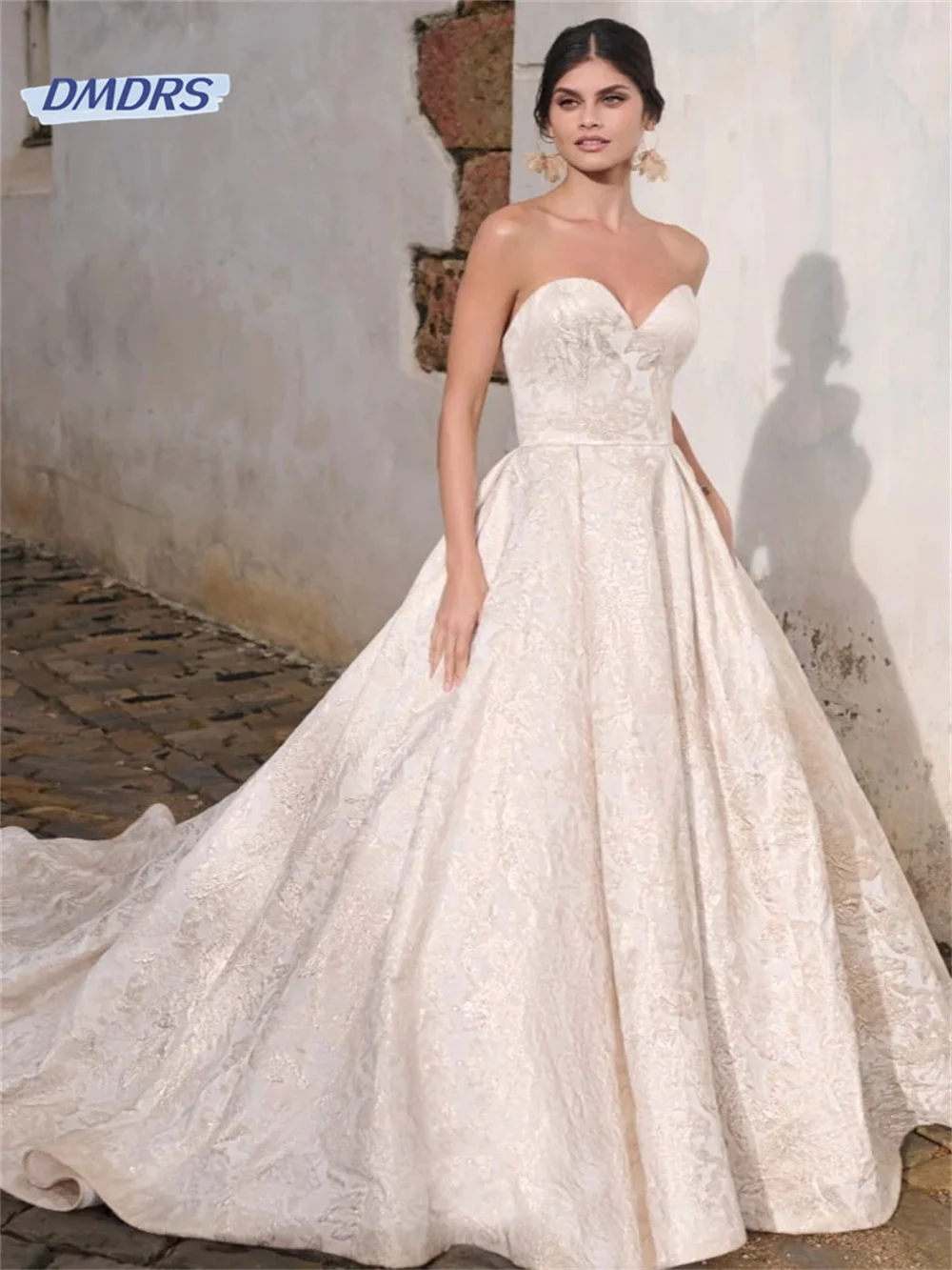 

Romantic Strapless Appliques Wedding Dress Elegant A-line Floor-length Bridal Gown Beach Vestidos De Novia
