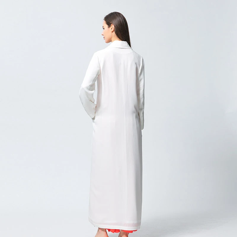 Рисунок 2 - Женский двубортный плащ Love