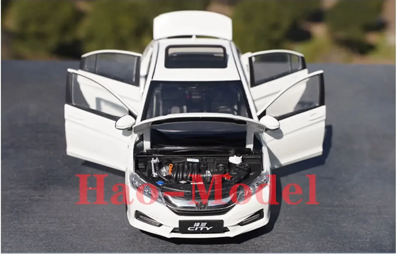 Модель автомобиля литая из сплава для Honda CITY 1/18 игрушка мальчиков и девочек