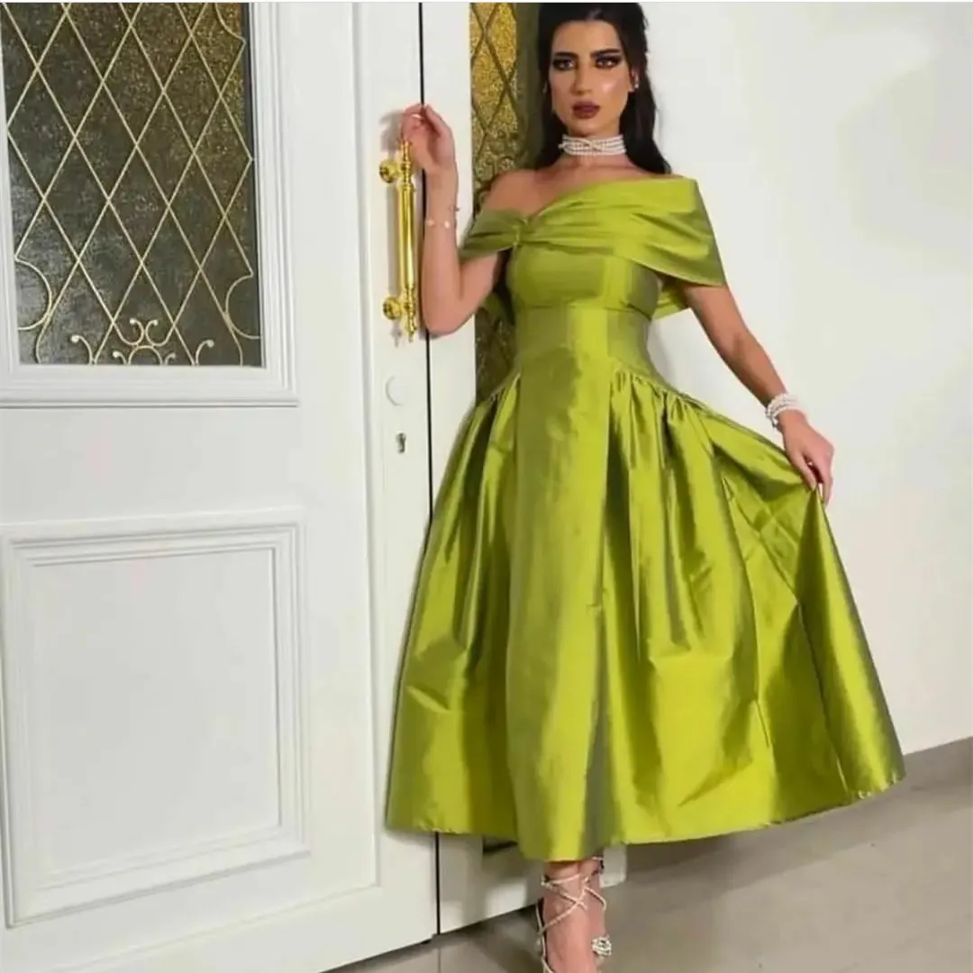 

Vintage Green Taffeta Homecoming Dresses with Pockets Pleated فساتين السهرة A-Line Off Shoulder Backless Prom Dress for Women