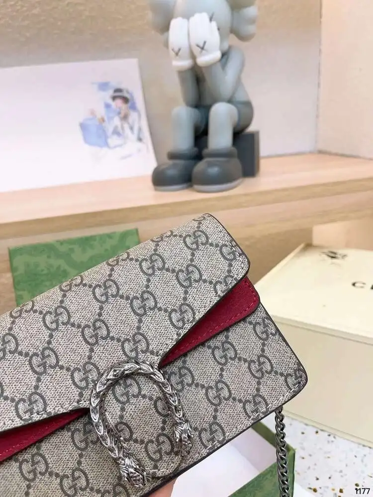 точная копия 1:1 Женская Сумка Из Холста С Красной ОтделкОй |