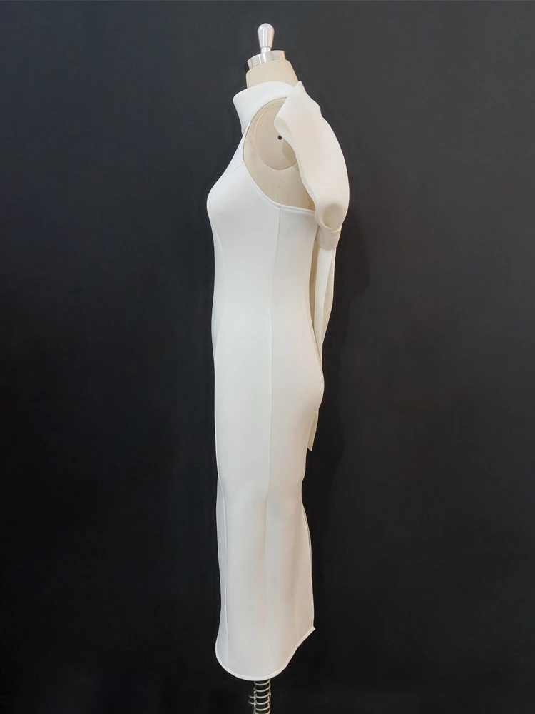 Женское платье с бантом на спине темно-зеленое облегающее без рукавов для