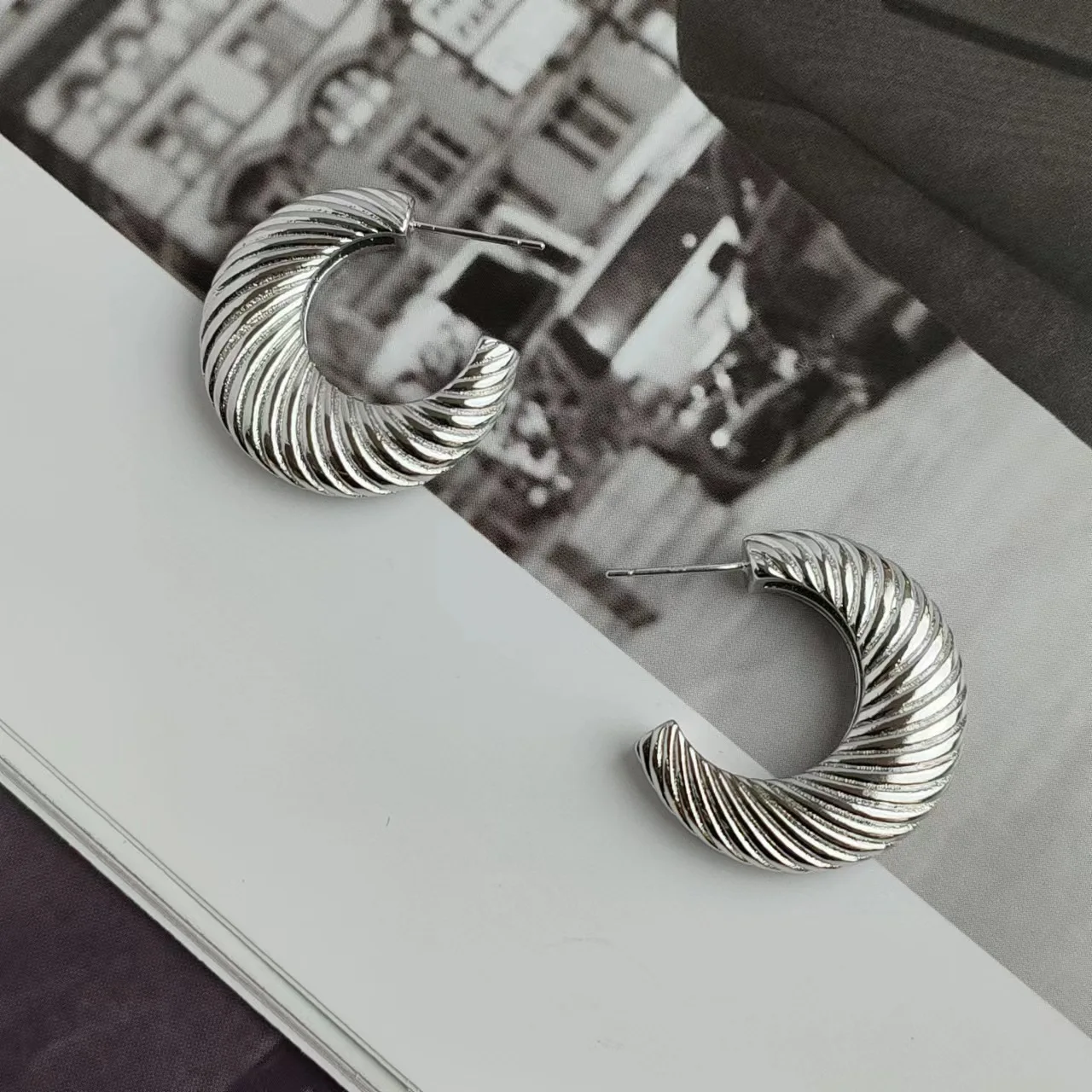 

Нишевые темпераментные Винтажные серьги-капли крупные серьги