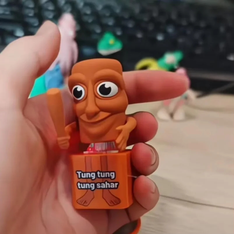 Фото Брелок Tung Tung Tung Sahur с LED-подсветкой и кнопкой, итальянский дизайн, Brainrot Tralalero Tralala, подвеска-акула для сумки, аксессуары для ключей №3
