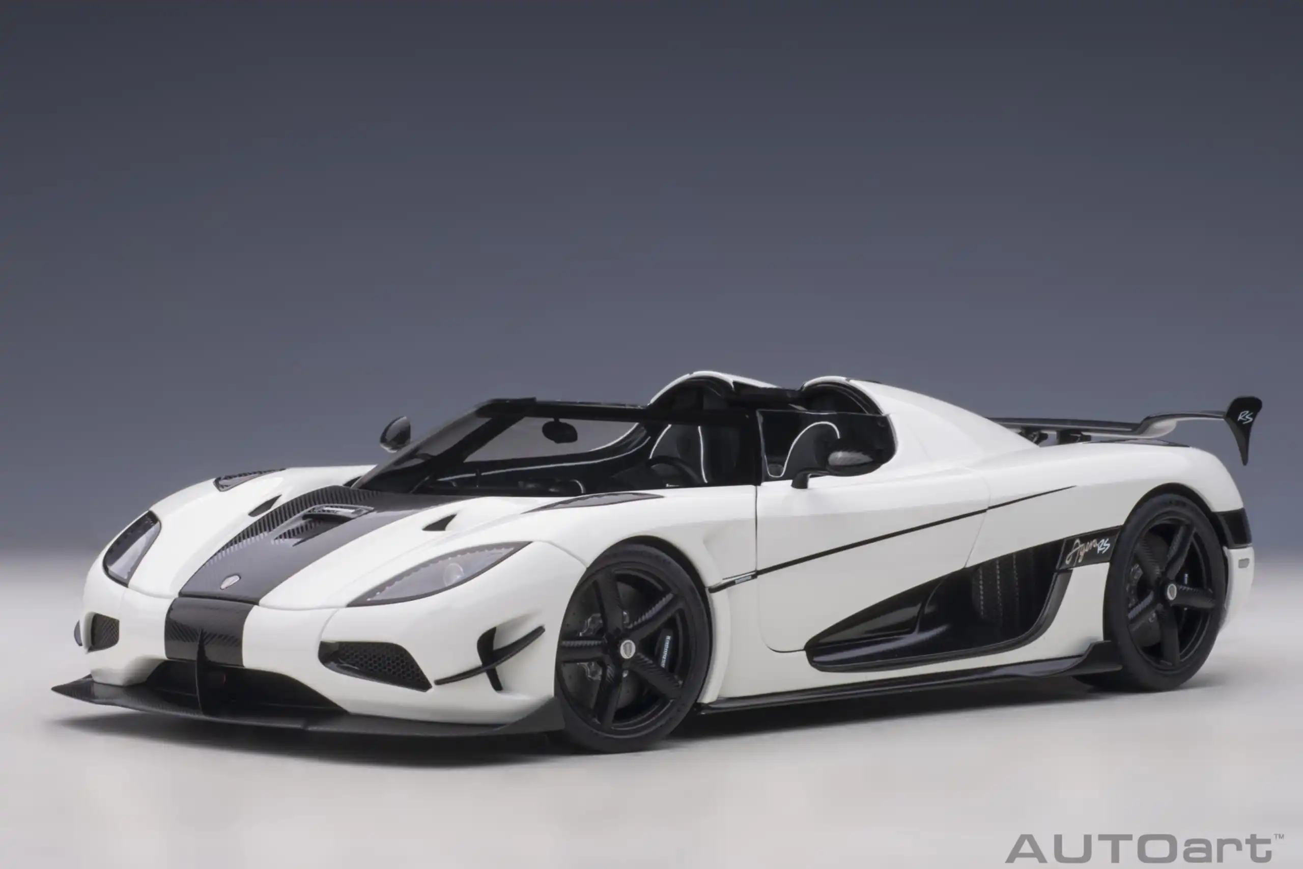 Коллекционная модель автомобиля AUTOart 1/18 Koenigsegg Agera RS (Moon Silver/Chilli Red/Cone Orange/Moon Silve/Carbon)